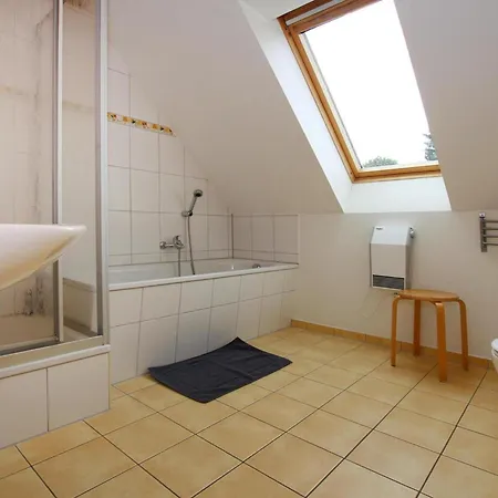 Im Mueritz-nationalpark In 度假居 *